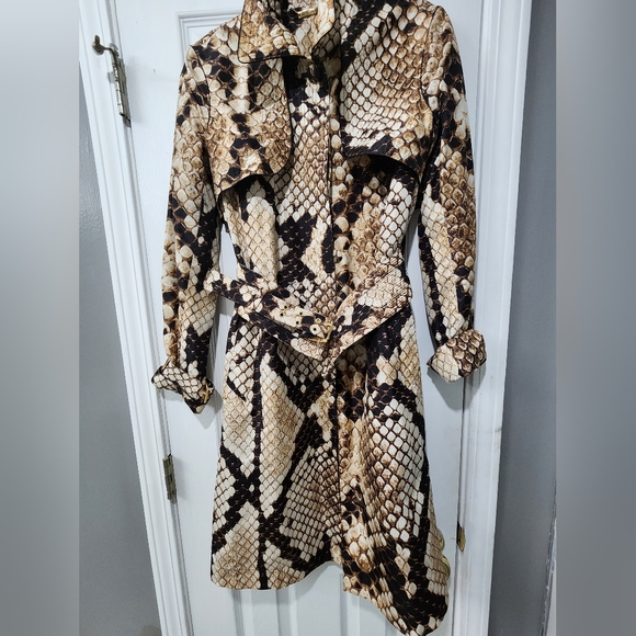 Roberto Cavalli snake print Silk coat with belt - Picture 7 of 11
